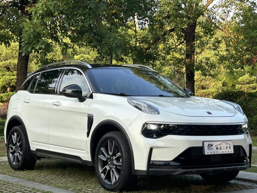 Lynk & Co Lynk & Co 01