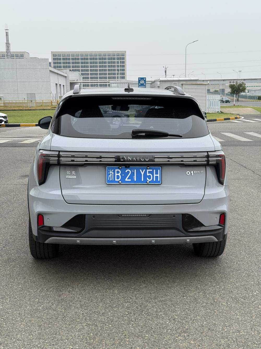 Lynk & Co Lynk & Co 01