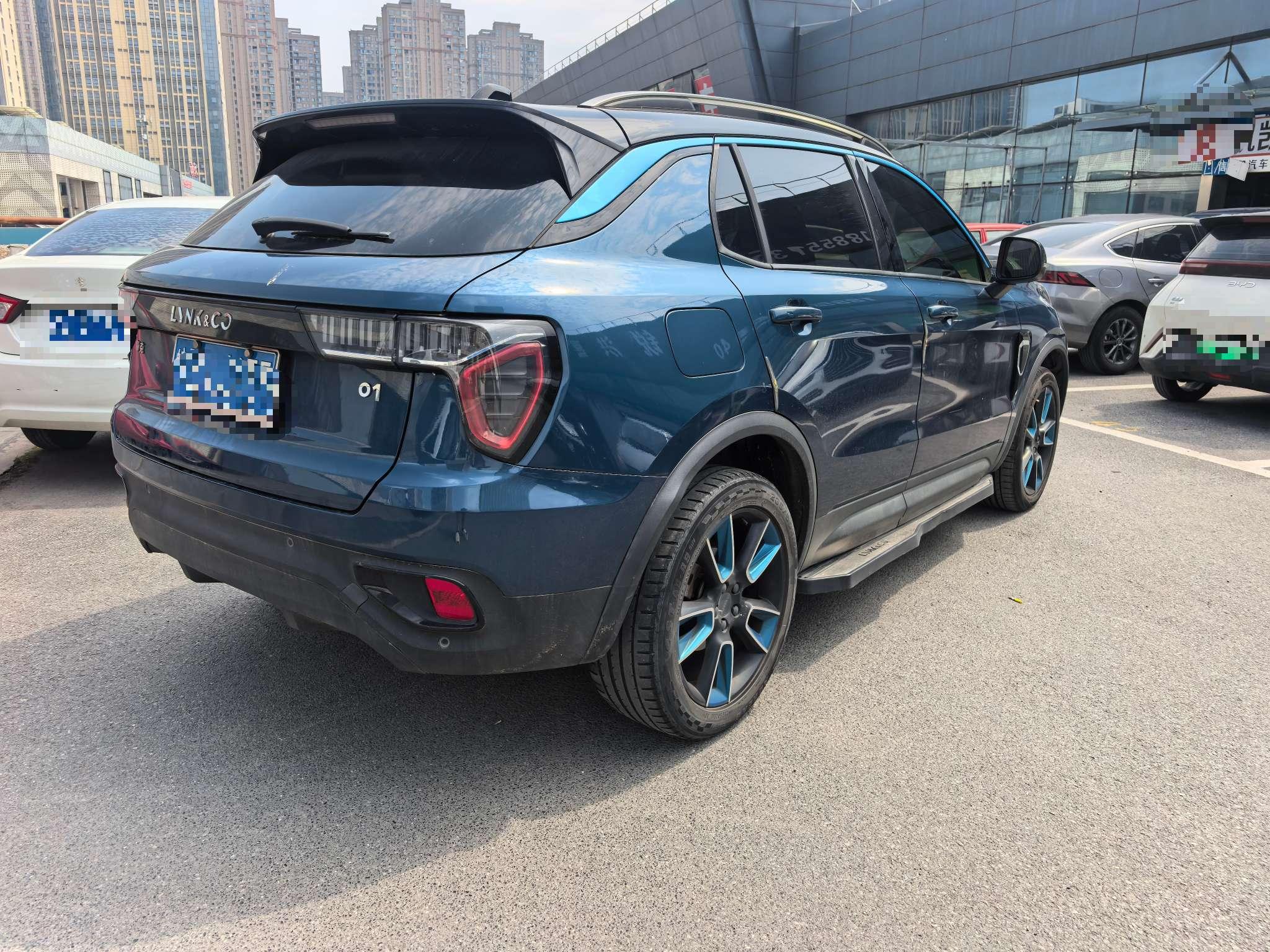Lynk & Co Lynk & Co 01