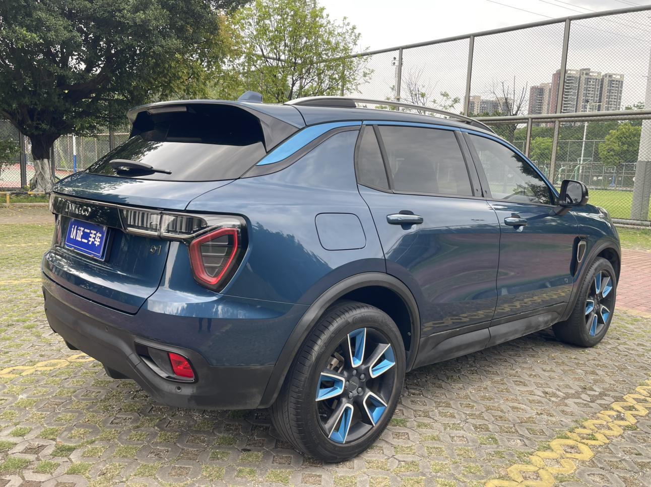 Lynk & Co Lynk & Co 01
