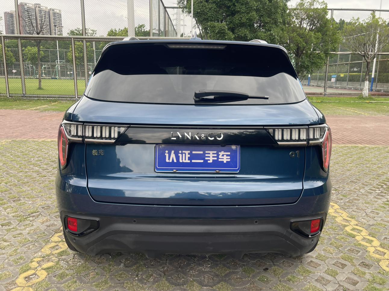 Lynk & Co Lynk & Co 01