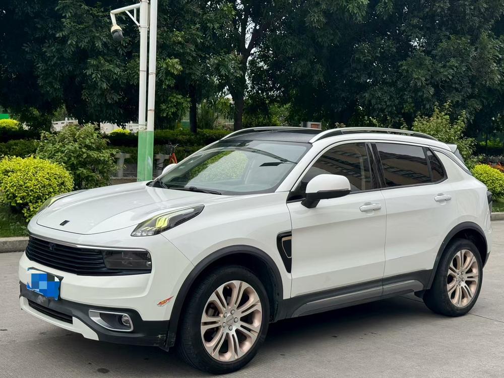 Lynk & Co Lynk & Co 01