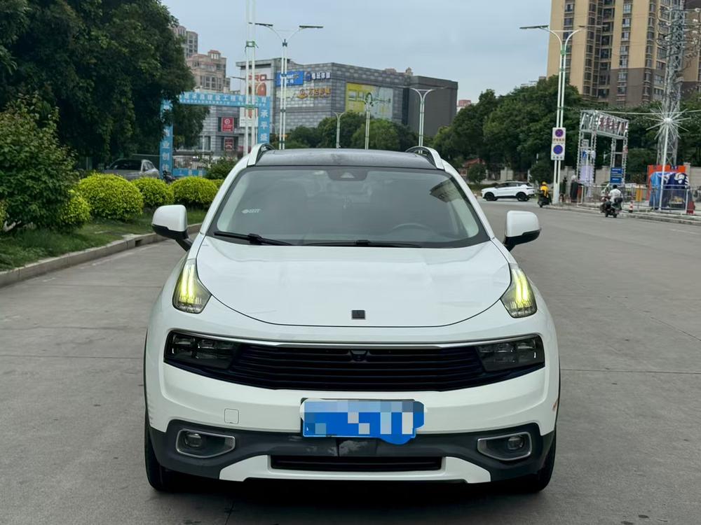 Lynk & Co Lynk & Co 01