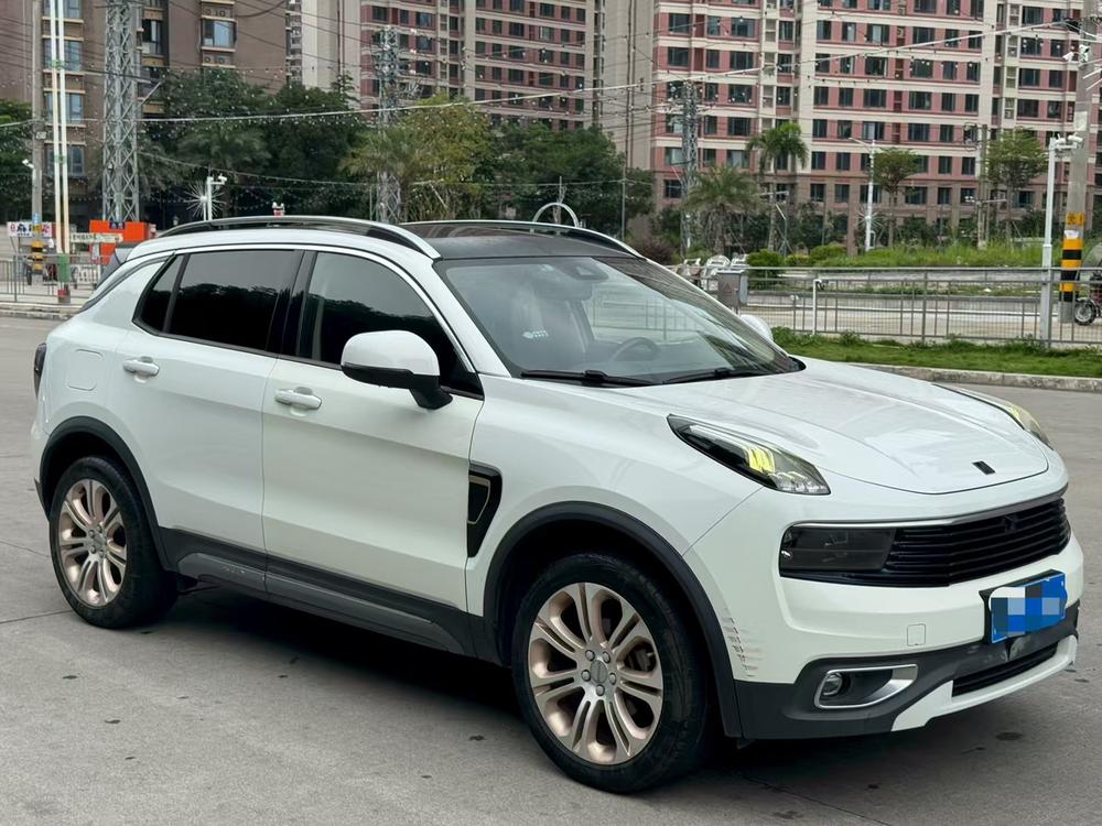 Lynk & Co Lynk & Co 01