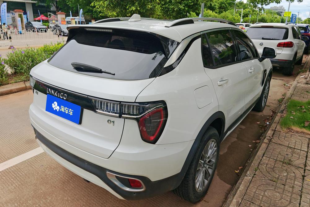 Lynk & Co Lynk & Co 01