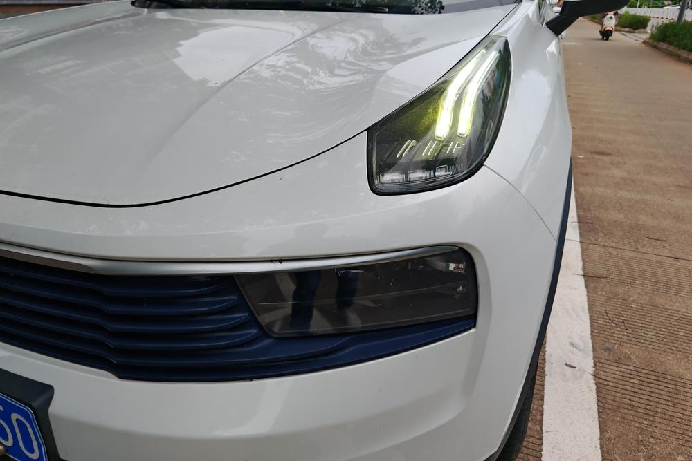 Lynk & Co Lynk & Co 01