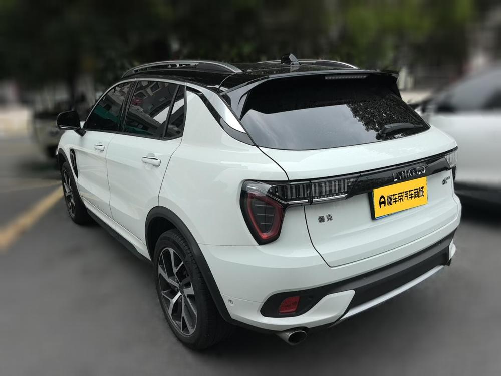 Lynk & Co Lynk & Co 01