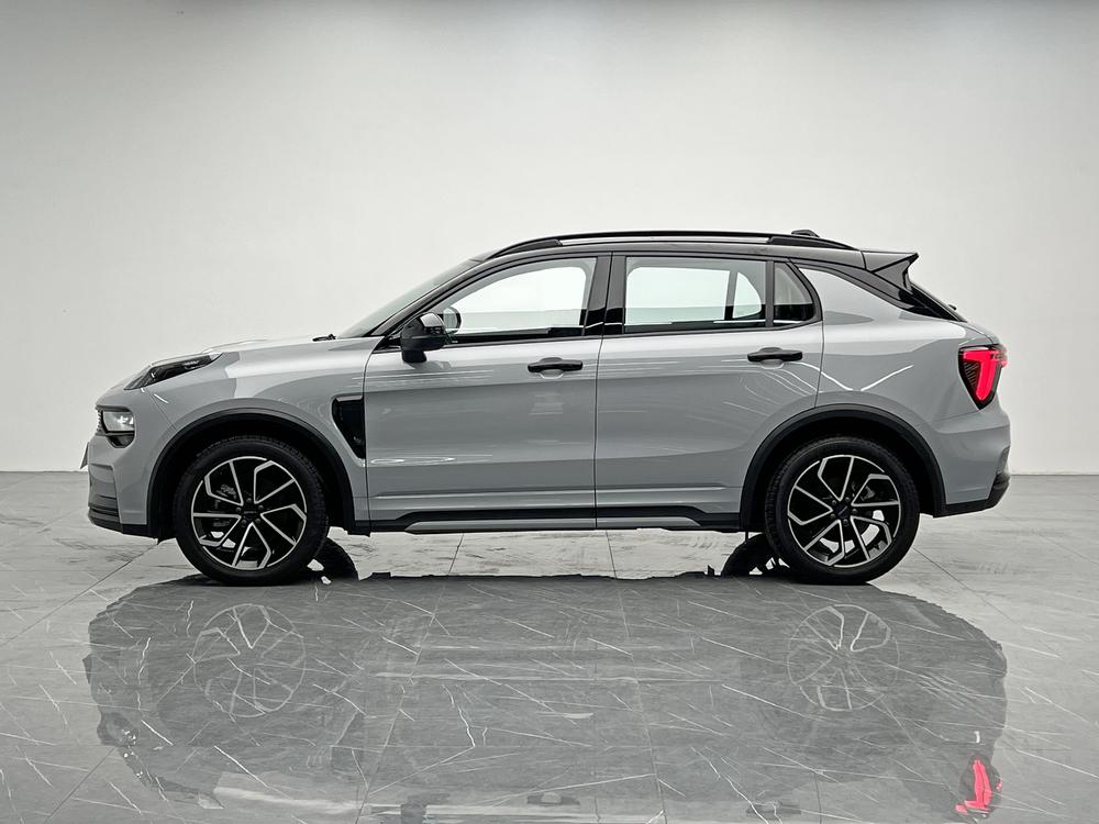 Lynk & Co Lynk & Co 01