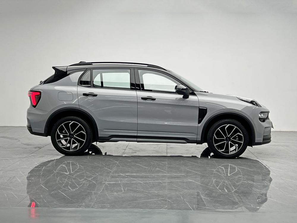 Lynk & Co Lynk & Co 01