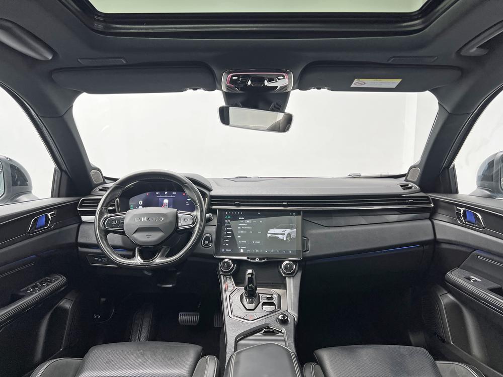 Lynk & Co Lynk & Co 01