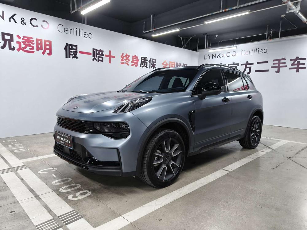 Lynk & Co Lynk & Co 01