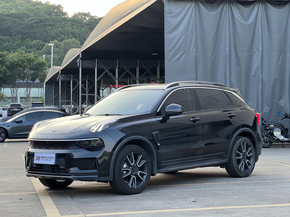 Lynk & Co Lynk & Co 01