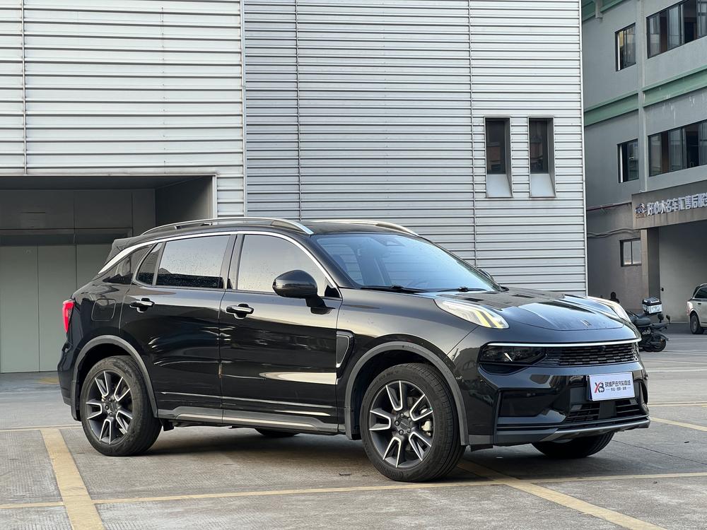 Lynk & Co Lynk & Co 01