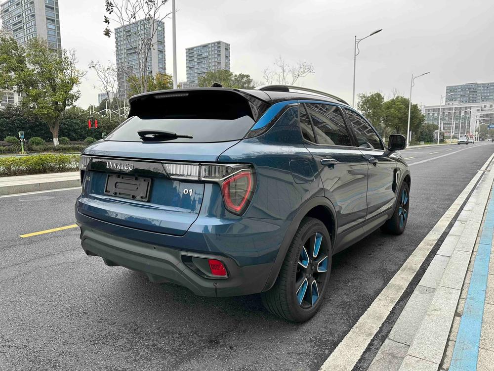 Lynk & Co Lynk & Co 01