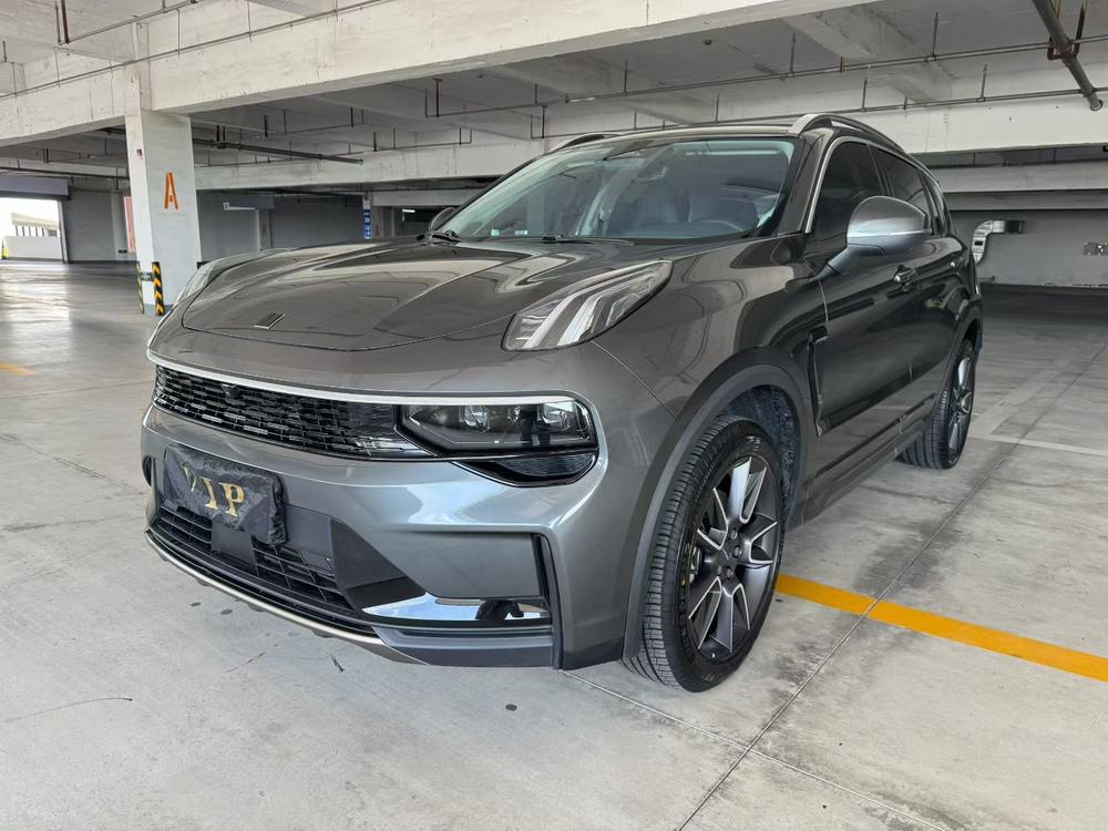 Lynk & Co Lynk & Co 01