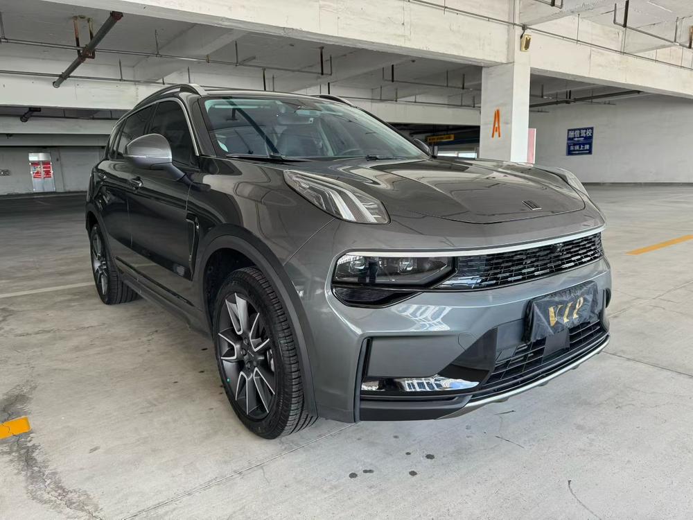 Lynk & Co Lynk & Co 01