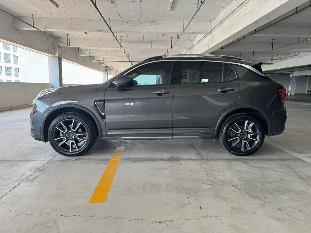 Lynk & Co Lynk & Co 01