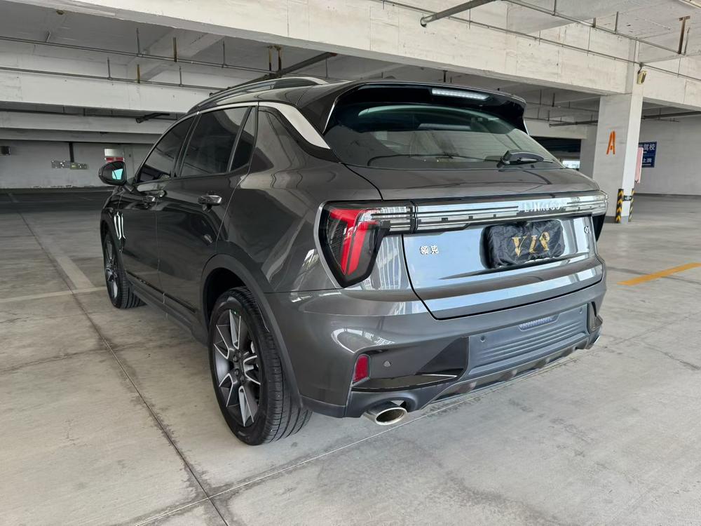Lynk & Co Lynk & Co 01