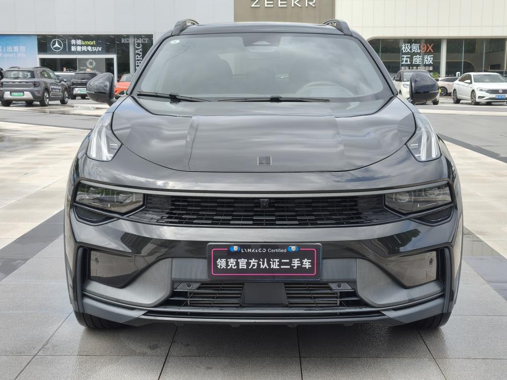 Lynk & Co Lynk & Co 01