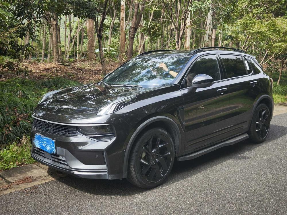 Lynk & Co Lynk & Co 01