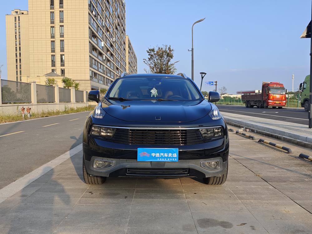 Lynk & Co Lynk & Co 01