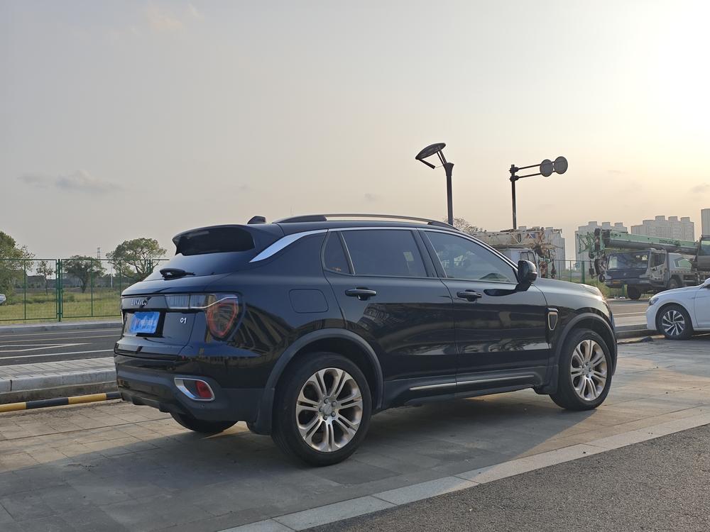 Lynk & Co Lynk & Co 01