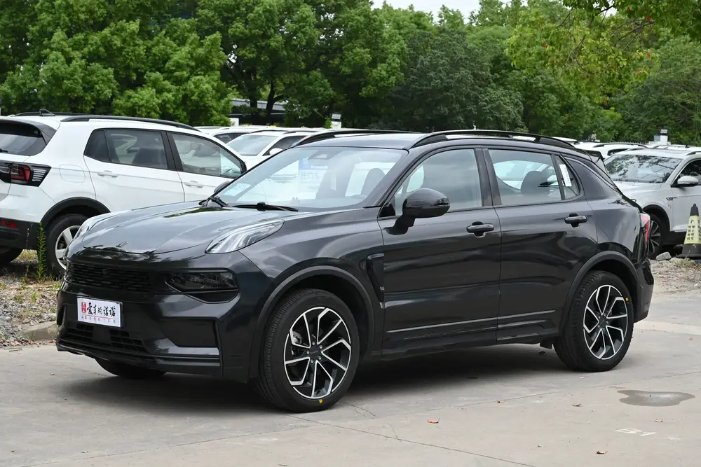 Lynk & Co Lynk & Co 01
