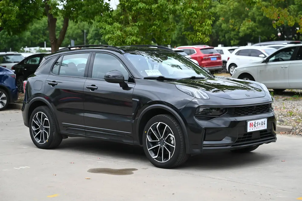 Lynk & Co Lynk & Co 01