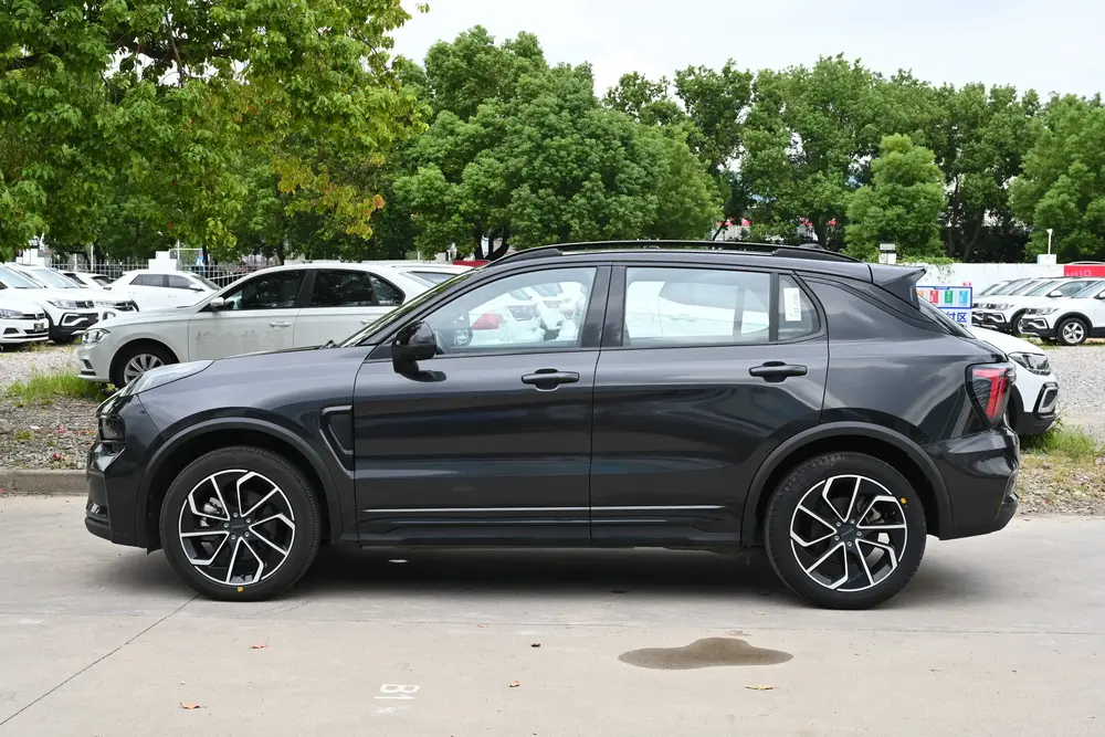 Lynk & Co Lynk & Co 01
