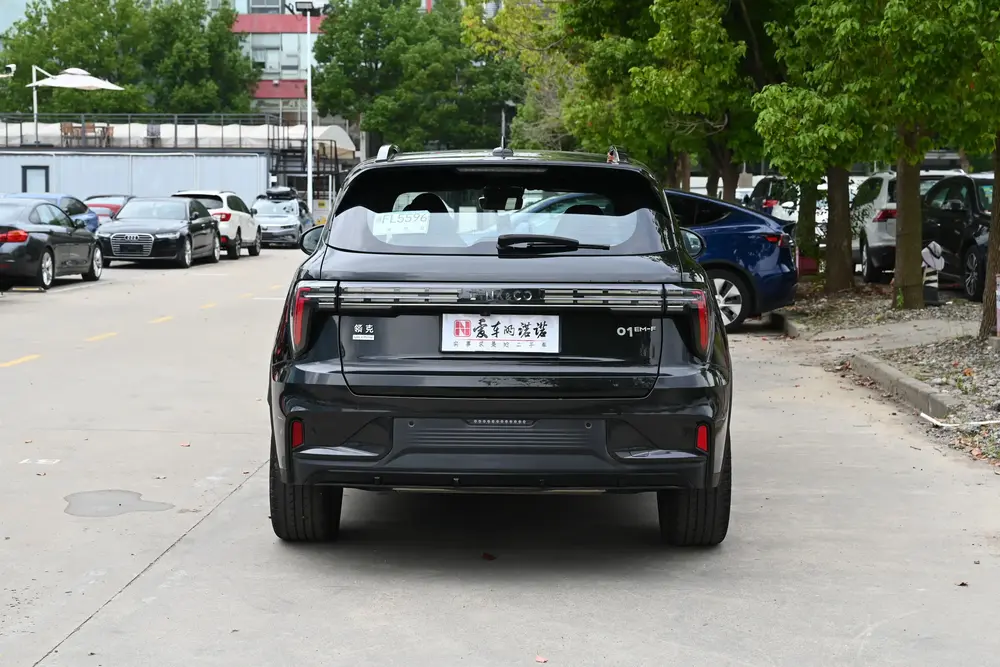 Lynk & Co Lynk & Co 01