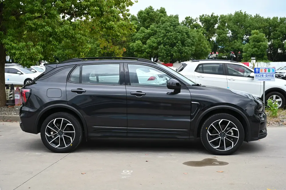 Lynk & Co Lynk & Co 01