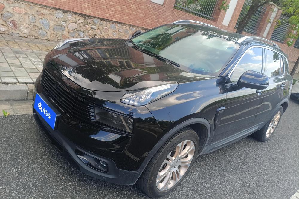 Lynk & Co Lynk & Co 01