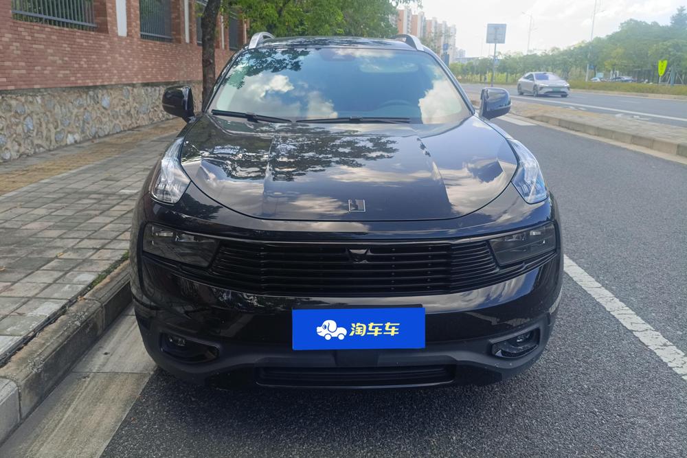 Lynk & Co Lynk & Co 01