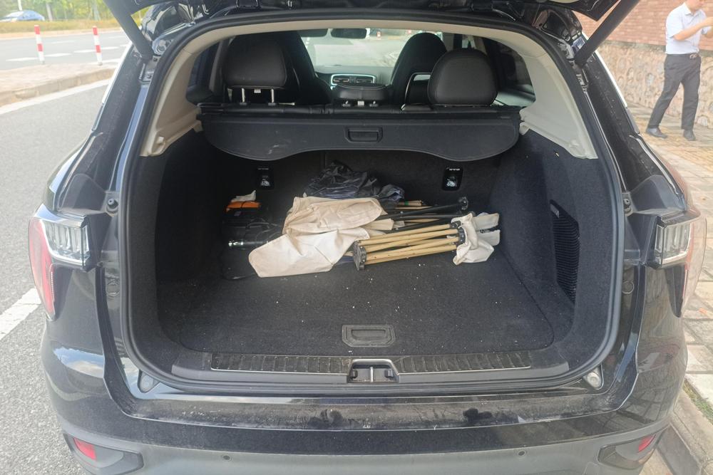 Lynk & Co Lynk & Co 01