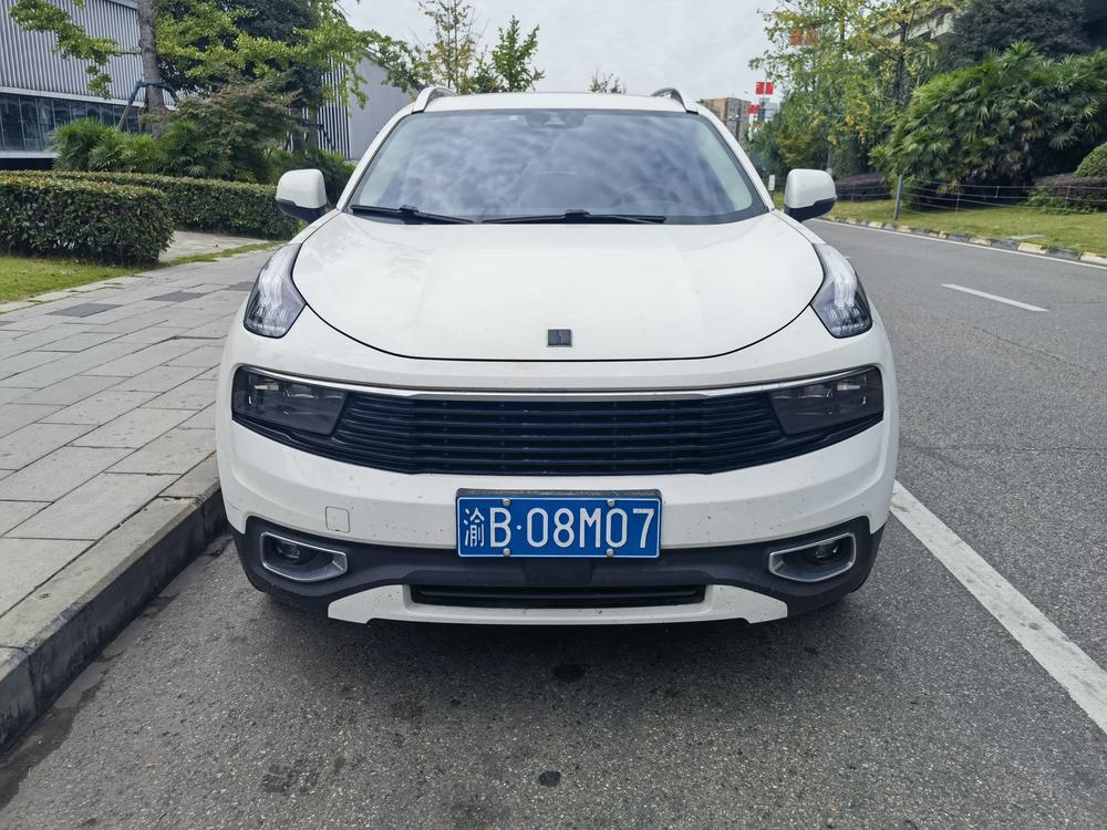 Lynk & Co Lynk & Co 01