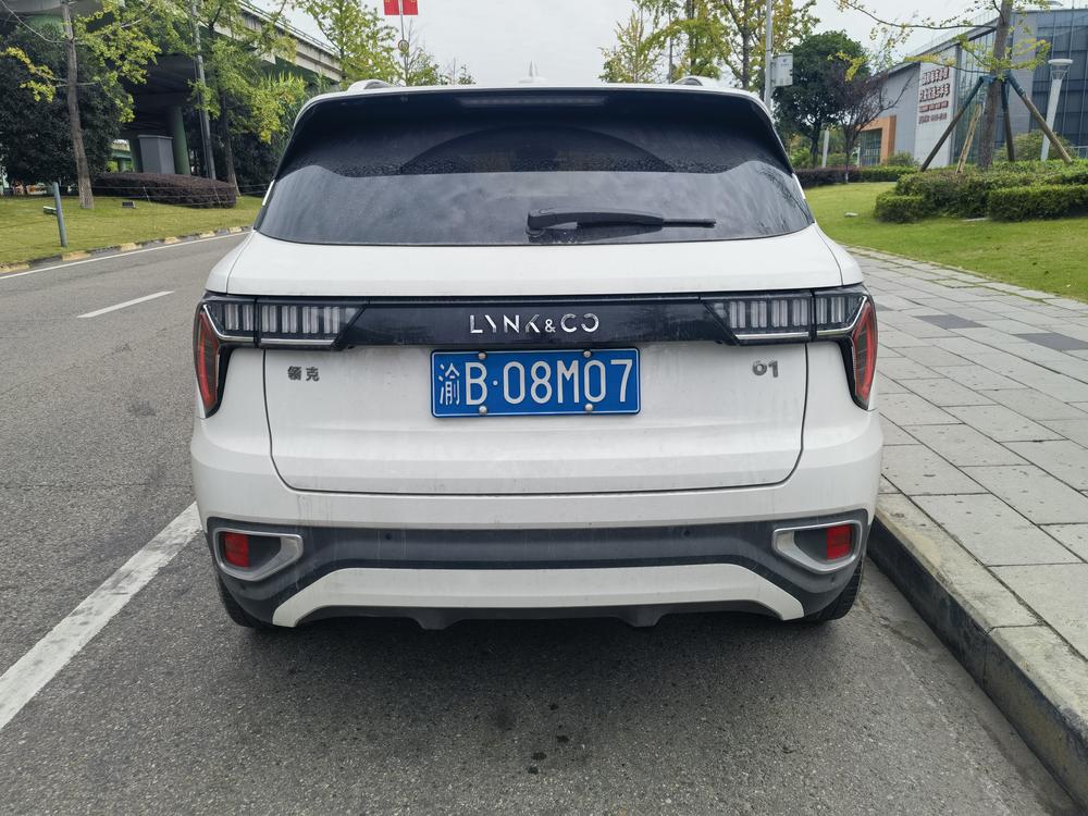 Lynk & Co Lynk & Co 01
