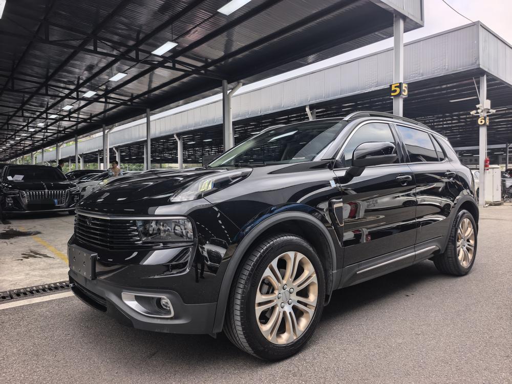 Lynk & Co Lynk & Co 01