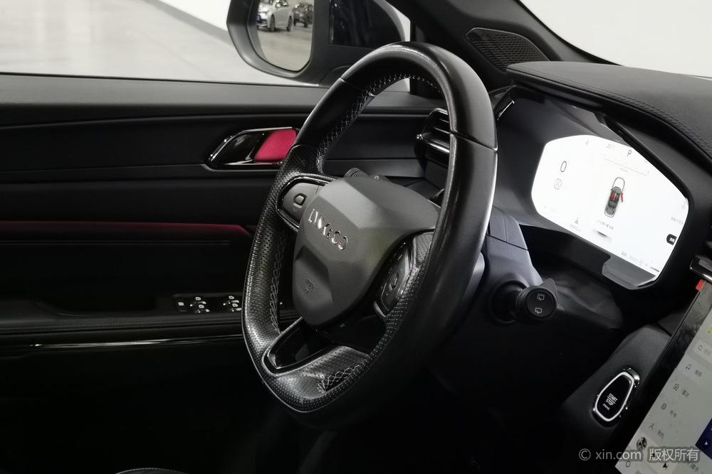 Lynk & Co Lynk & Co 01
