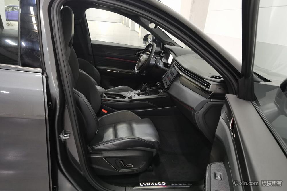 Lynk & Co Lynk & Co 01