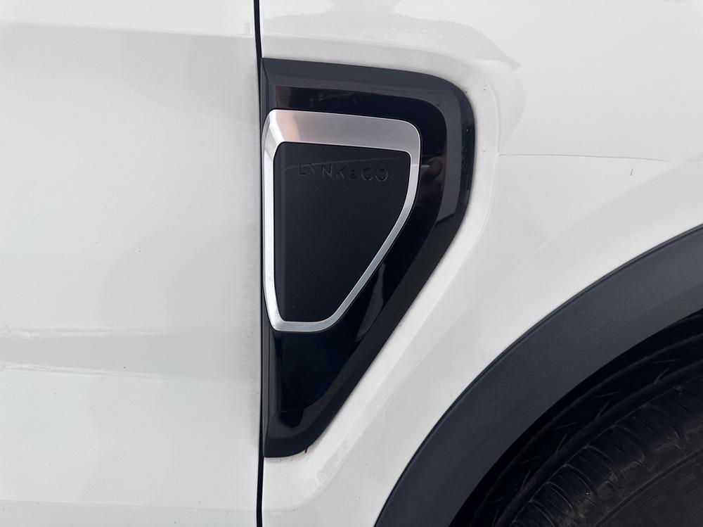 Lynk & Co Lynk & Co 01