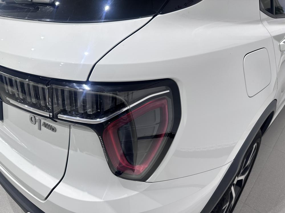 Lynk & Co Lynk & Co 01