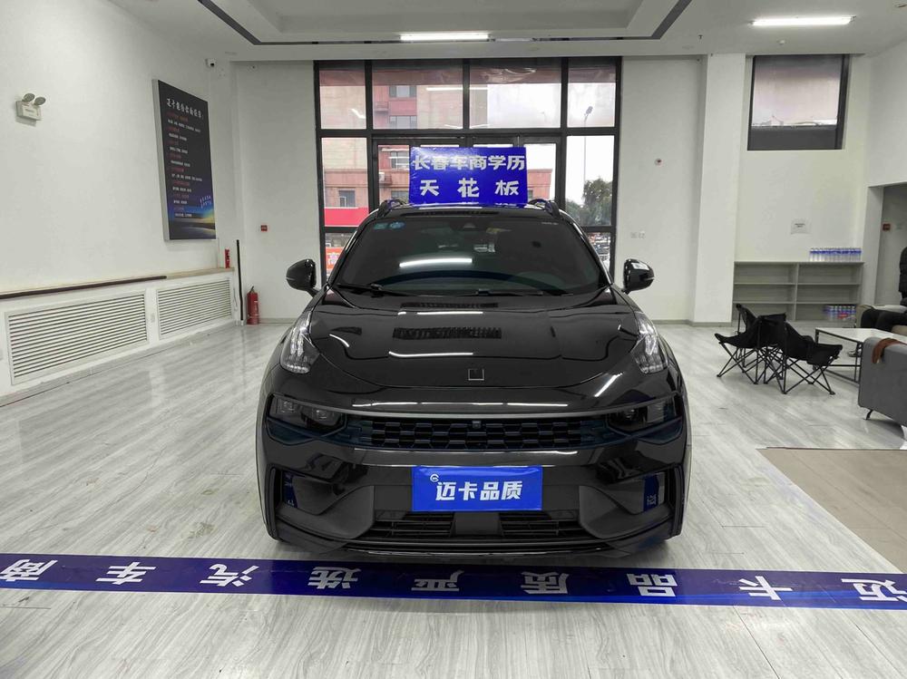 Lynk & Co Lynk & Co 01