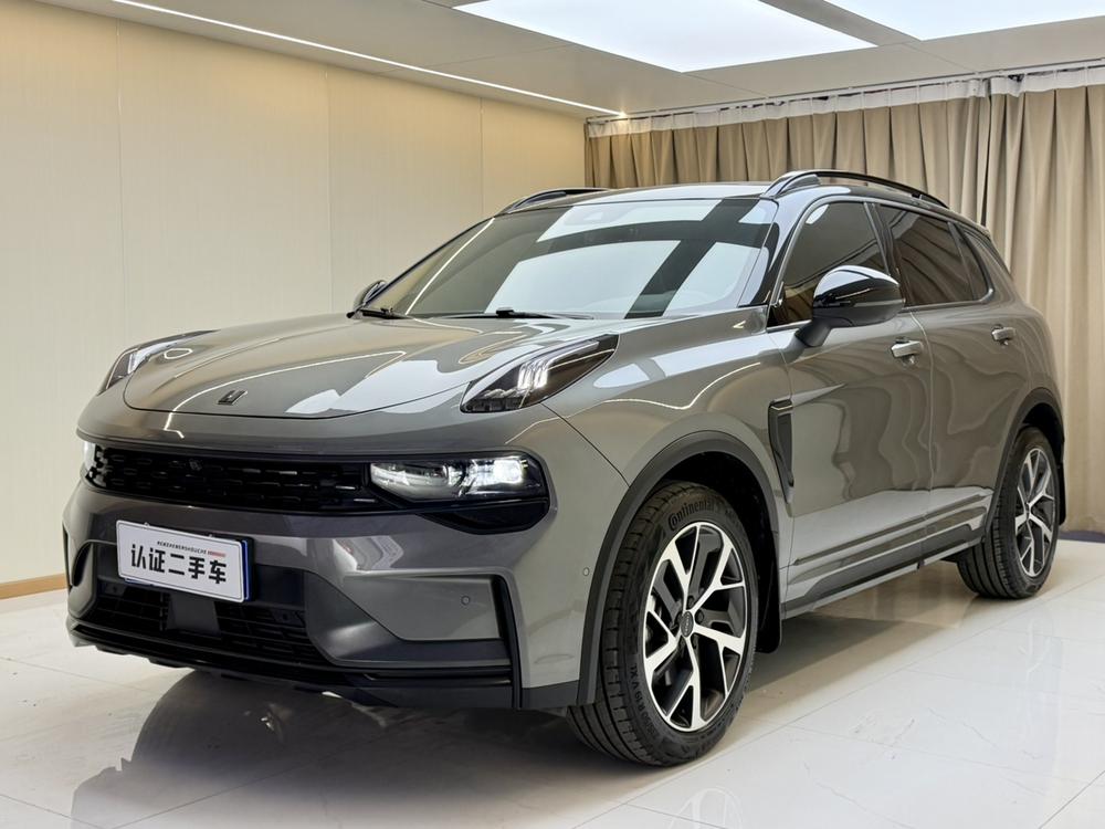 Lynk & Co Lynk & Co 01