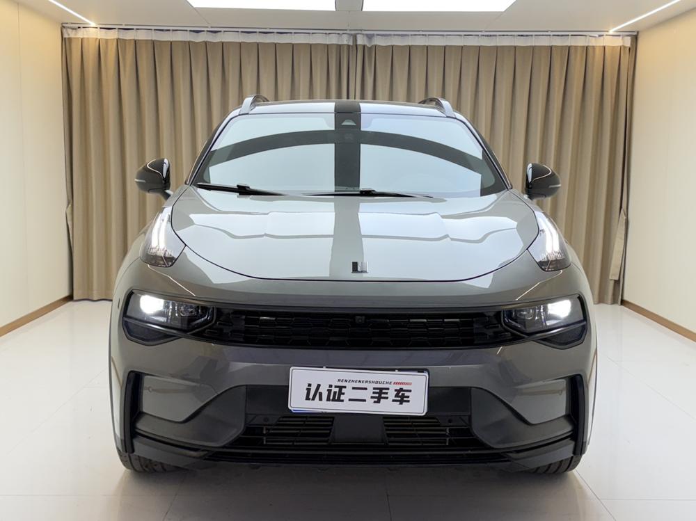 Lynk & Co Lynk & Co 01