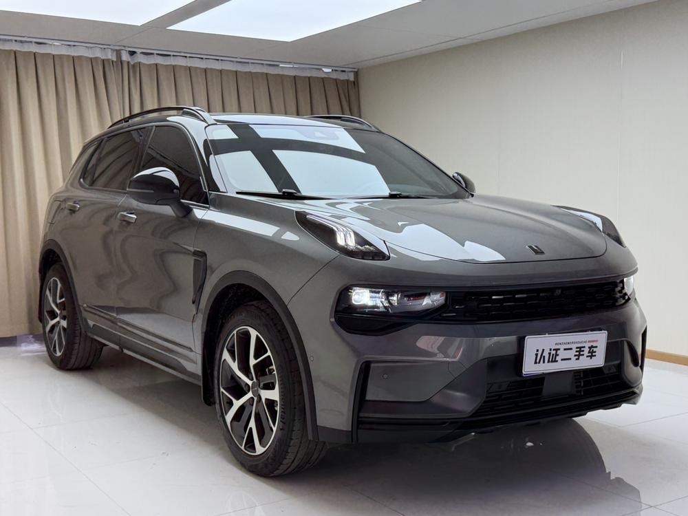 Lynk & Co Lynk & Co 01