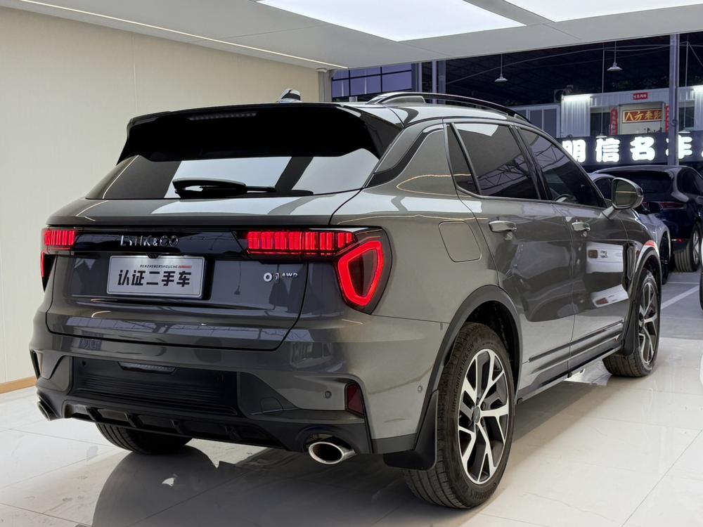 Lynk & Co Lynk & Co 01