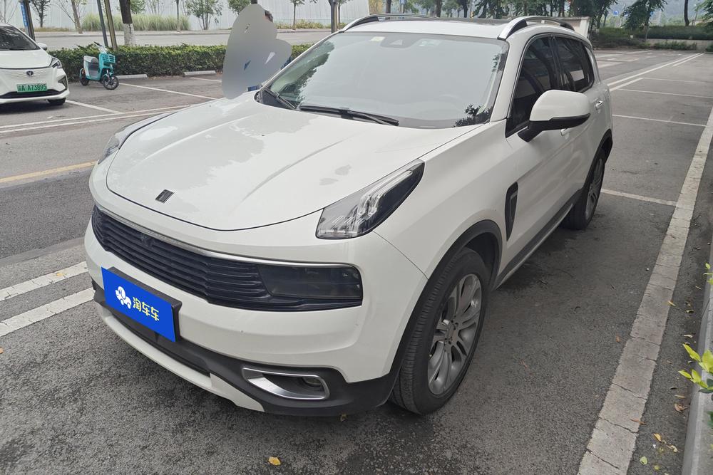 Lynk & Co Lynk & Co 01