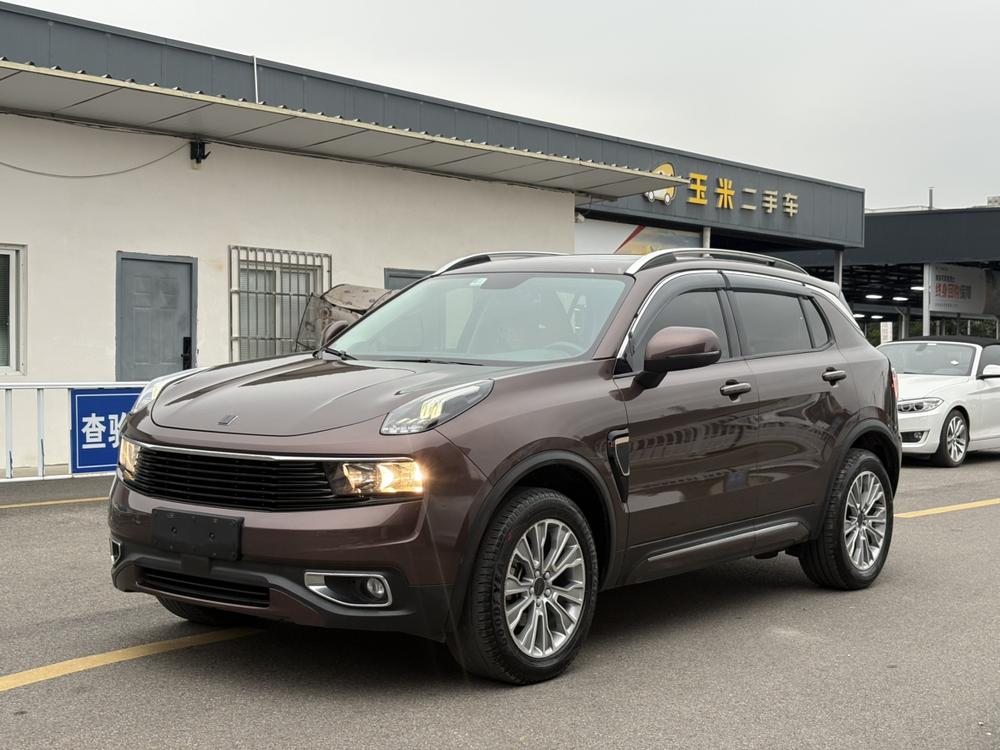 Lynk & Co Lynk & Co 01