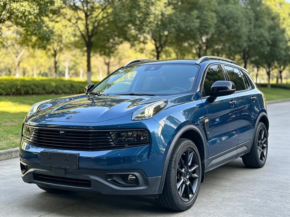 Lynk & Co Lynk & Co 01