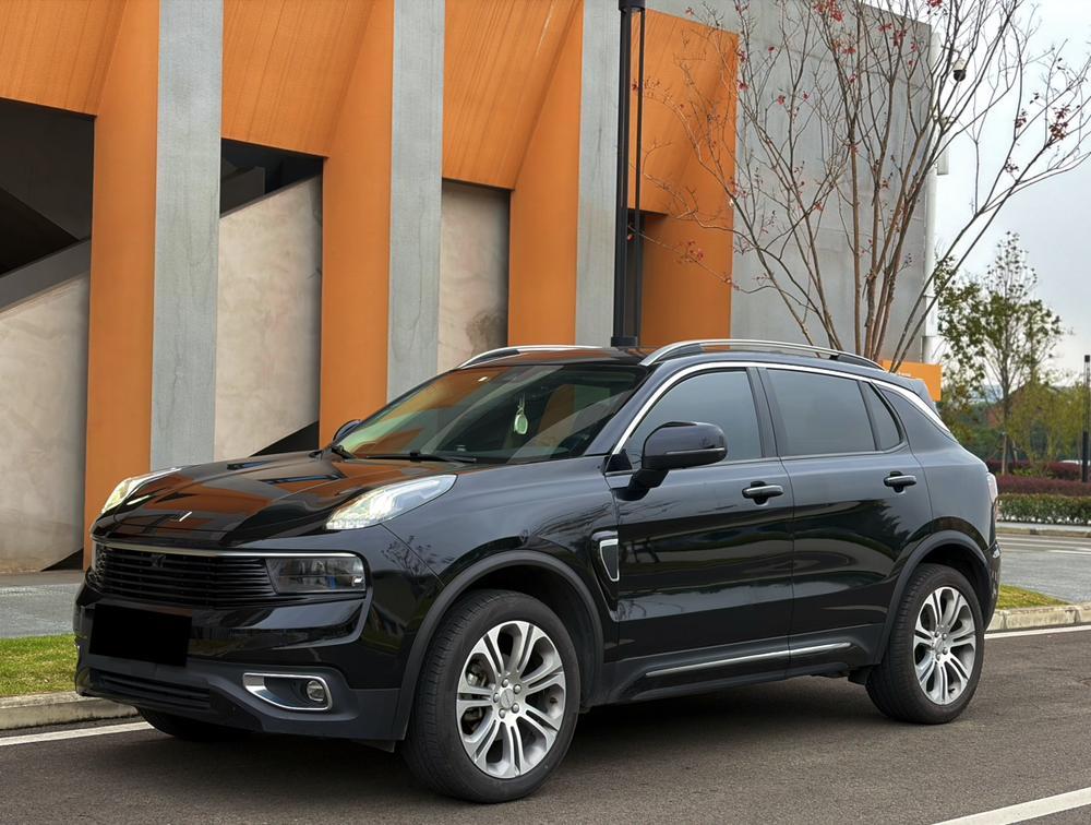 Lynk & Co Lynk & Co 01